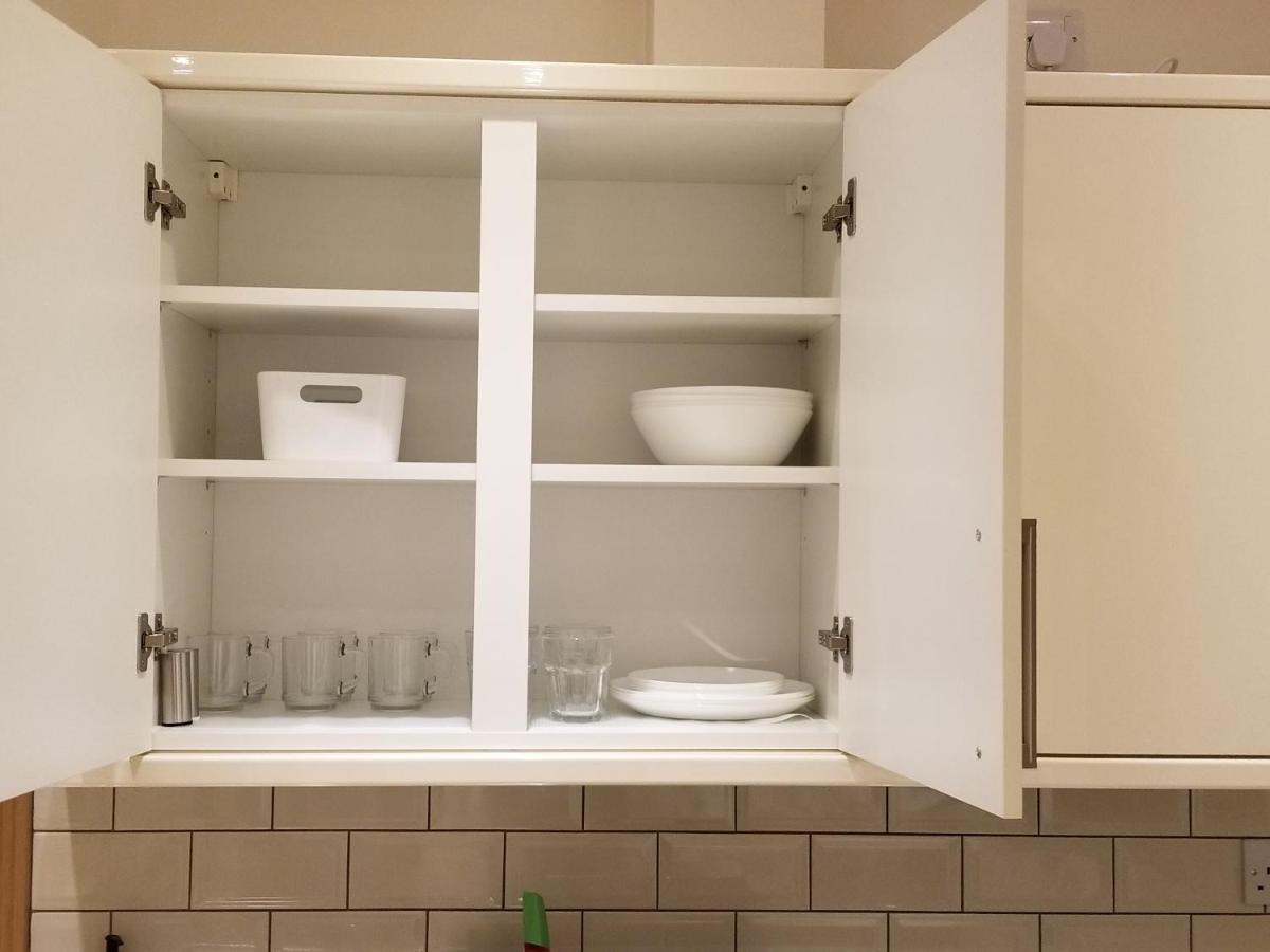 London Luxury Apartment 4 Bedroom Sleeps 12 People With 4 Bathrooms 1 Min Walk From Station Wanstead Exterior photo
